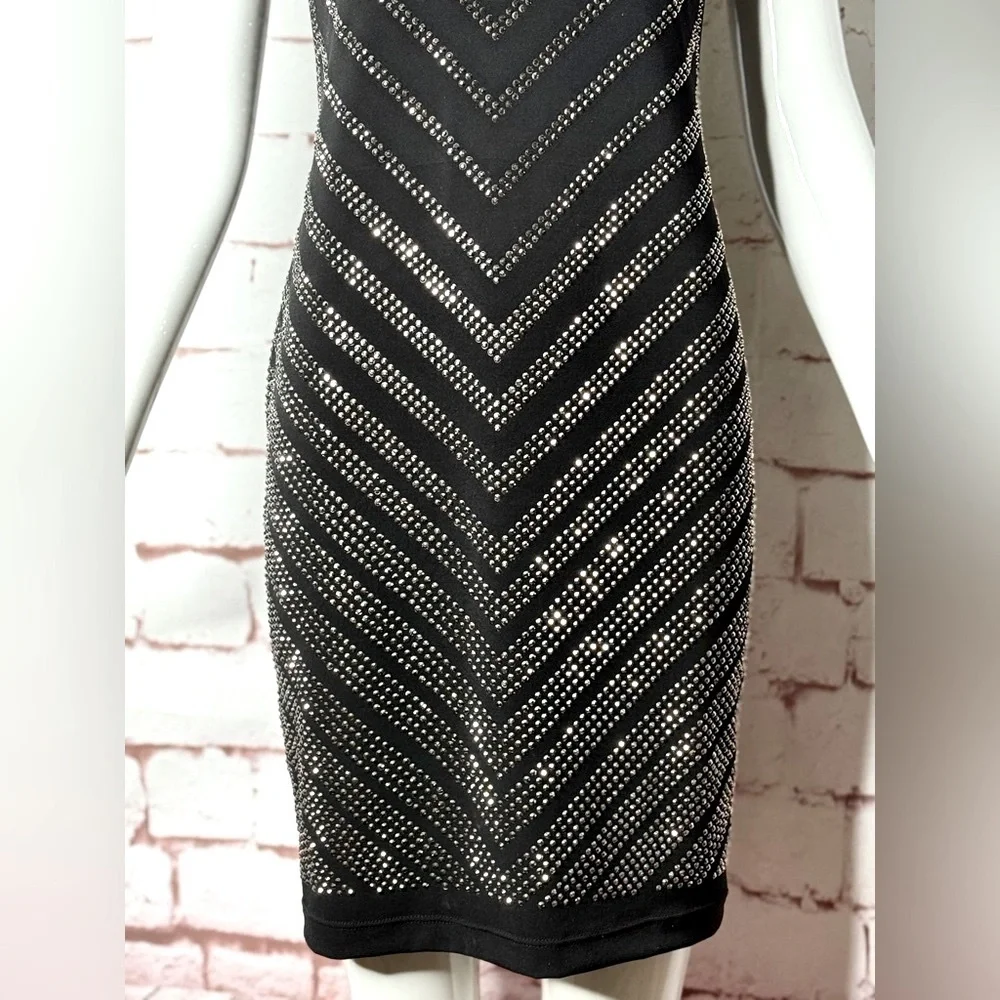 CACHE XS Silver Metallic Studs Embellished Black V-Neck Sleeveless Dress Size XS - Picture 3 of 15
